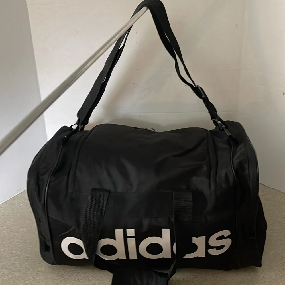 Adidas Originals Santiago Duffel Bag Trefoil Black White Travel Gym NEW